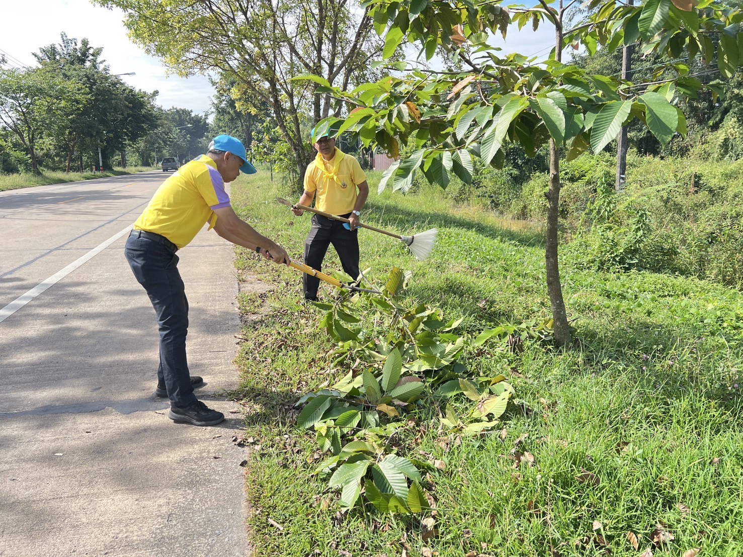 …พช.นครนายก ร่วมกิจกรรมจิตอาสาการพัฒนาถนนสายจงรักภักดี จังหวัดนครนายก