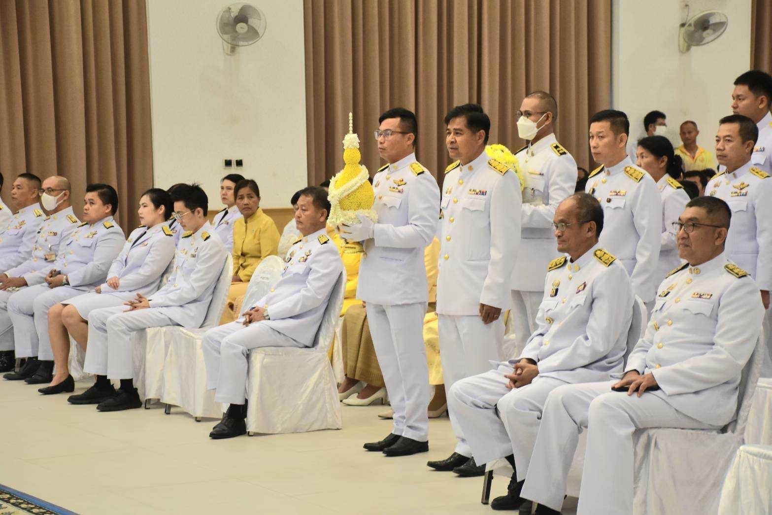 …พช.นครนายก ร่วมงานพิธีวางพานพุ่มดอกไม้สดถวายราชสักการะ น้อมรำลึกในพระมหากรุณาธิคุณ พระบาทสมเด็จพระบรมชนกาธิเบศร มหาภูมิพลอดุลยเดชมหาราช บรมนาถบพิตร เนื่องในวันพระบิดาแห่งฝนหลวง ประจำปี 2567