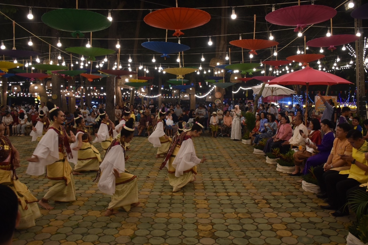 พช.นครนายก ร่วมกิจกรรมสืบสานประเพณีลอยกระทง ลุ่มแม่น้ำนครนายก และการอนุรักษ์ภูมิปัญญาท้องถิ่น ภายใต้โครงการส่งเสริมสนับสนุนการอนุรักษ์ฟื้นฟูขนบธรรมเนียมประเพณีวัฒนธรรมท้องถิ่น จังหวัดนครนายก ประจำปีงบประมาณ พ.ศ. 2568