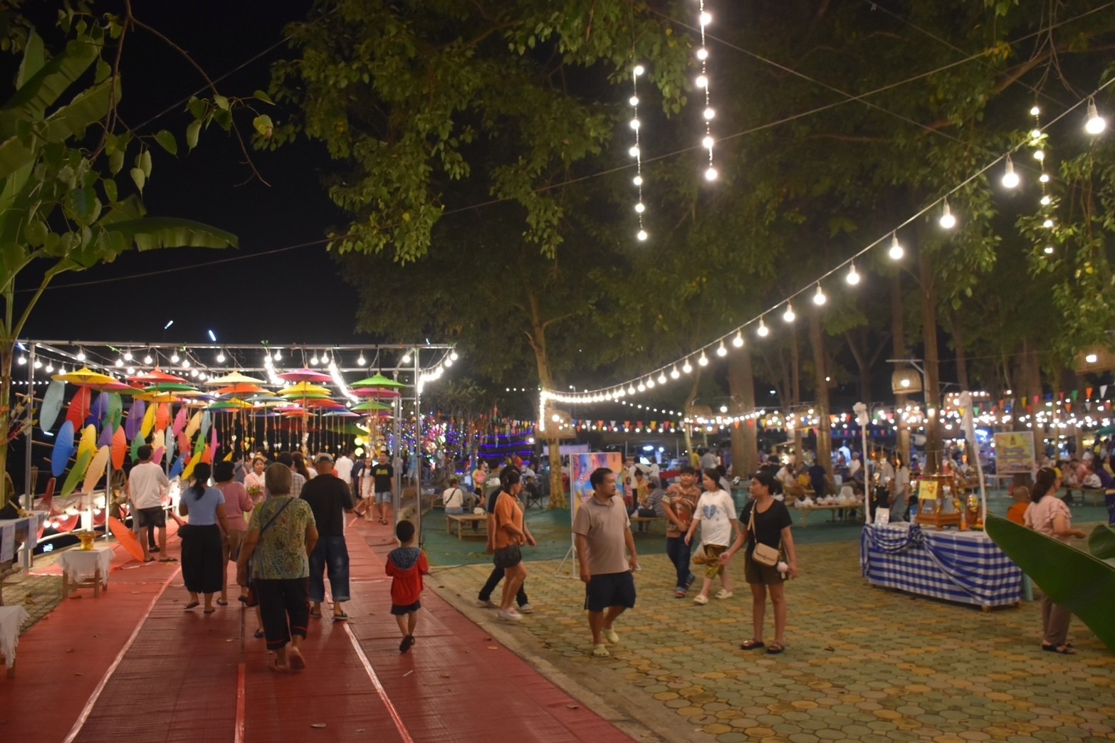 พช.นครนายก ร่วมกิจกรรมสืบสานประเพณีลอยกระทง ลุ่มแม่น้ำนครนายก และการอนุรักษ์ภูมิปัญญาท้องถิ่น ภายใต้โครงการส่งเสริมสนับสนุนการอนุรักษ์ฟื้นฟูขนบธรรมเนียมประเพณีวัฒนธรรมท้องถิ่น จังหวัดนครนายก ประจำปีงบประมาณ พ.ศ. 2568