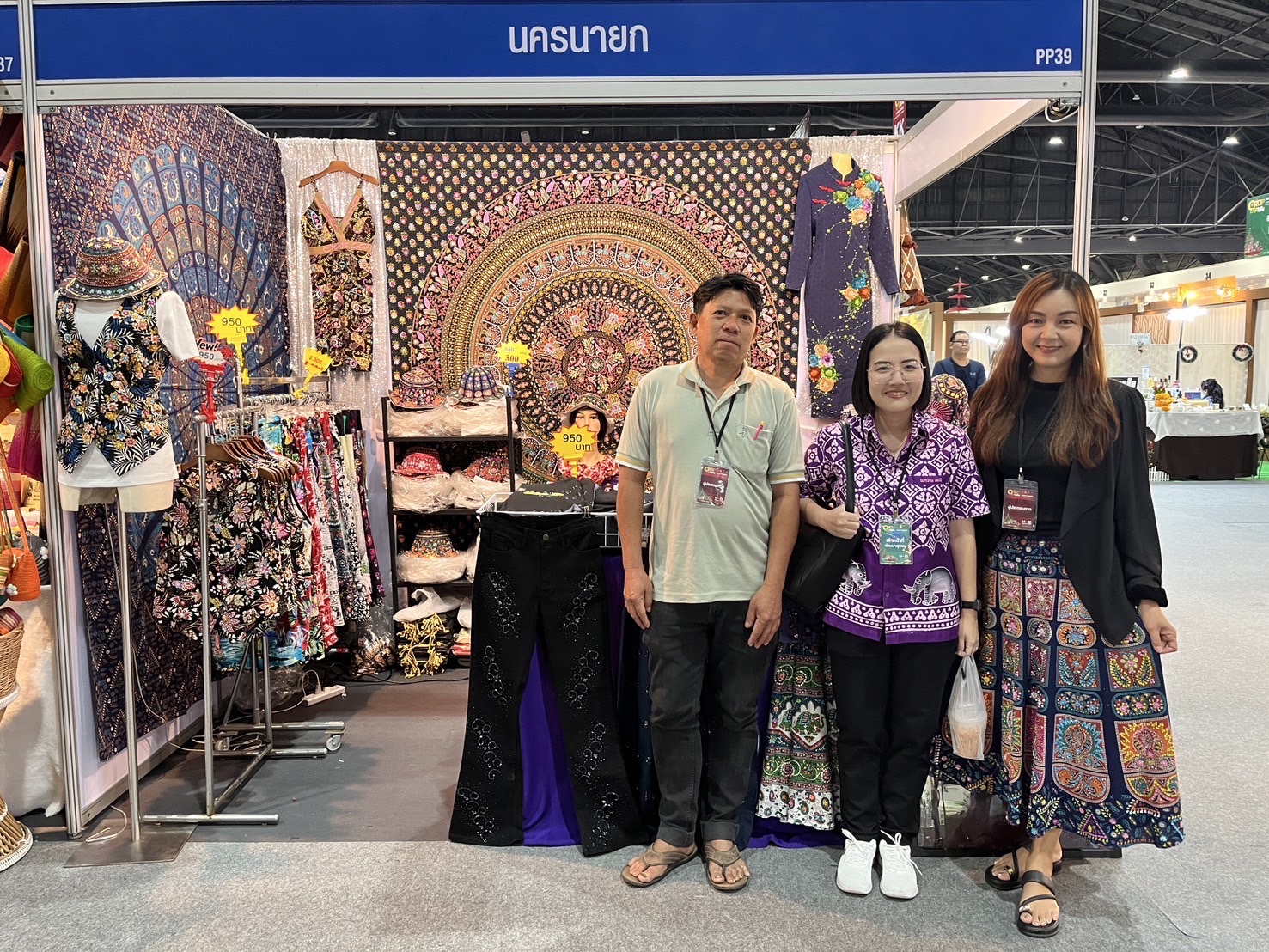 จังหวัดนครนายก ขนทัพผู้ผลิต ผู้ประกอบการ OTOP ร่วมจำหน่ายสินค้างาน OTOP City 2024 วันแรก