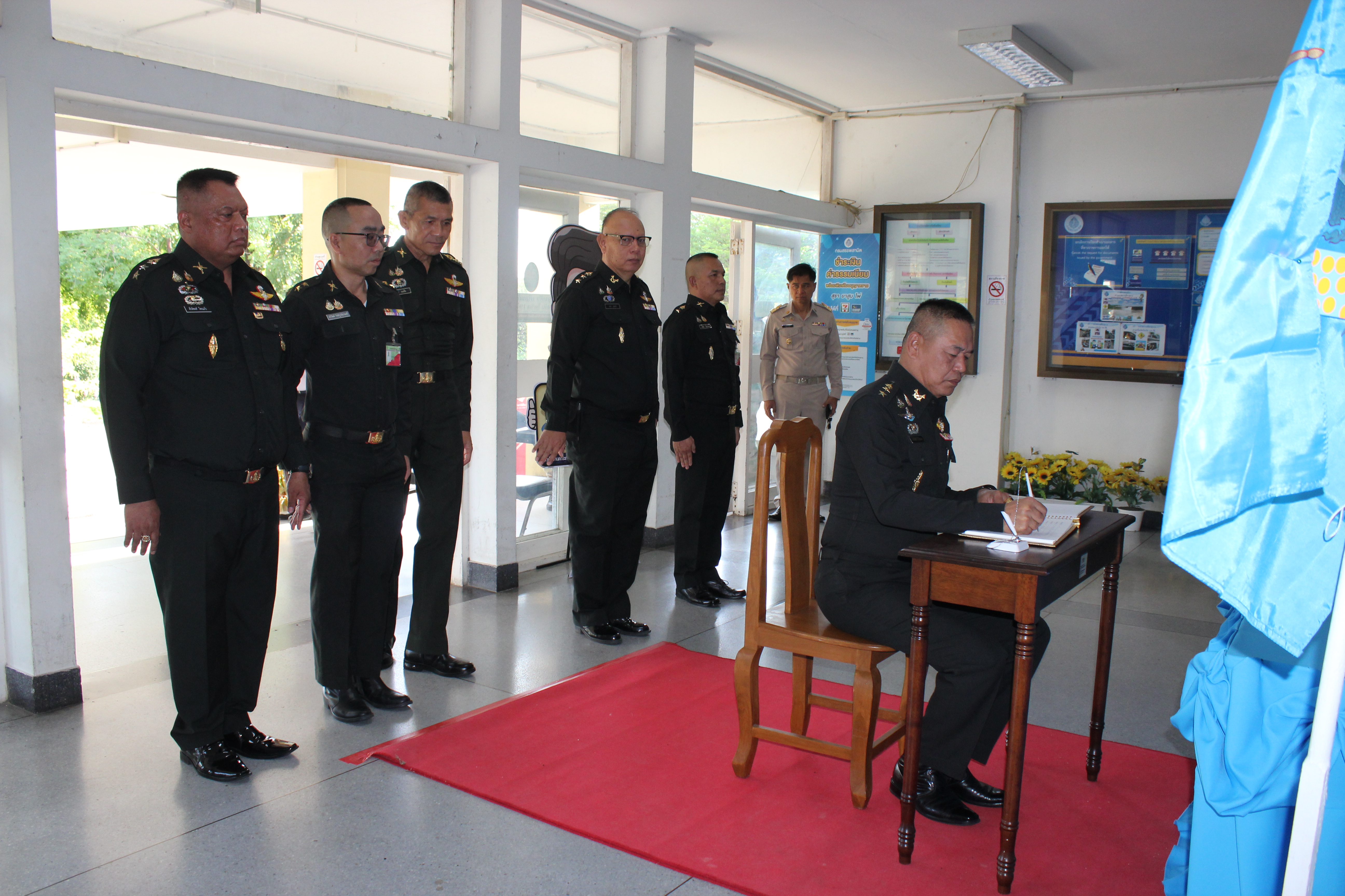 พช.นครนายก : รอง ผวจ.นครนายก ร่วมกิจกรรม 25 พฤศจิกายน วันกองทุนแม่ของแผ่นดิน ภายใต้แนวคิด “2 ทศวรรษ กองทุนแม่ของแผ่นดิน ครอบครัวอบอุ่น ชุมชนเข้มแข็ง” ลงนามถวายพระพรชัยมงคล สมเด็จพระนางเจ้าสิริกิติ์ พระบรมราชินีนาถ พระบรมราชชนนีพันปีหลวง