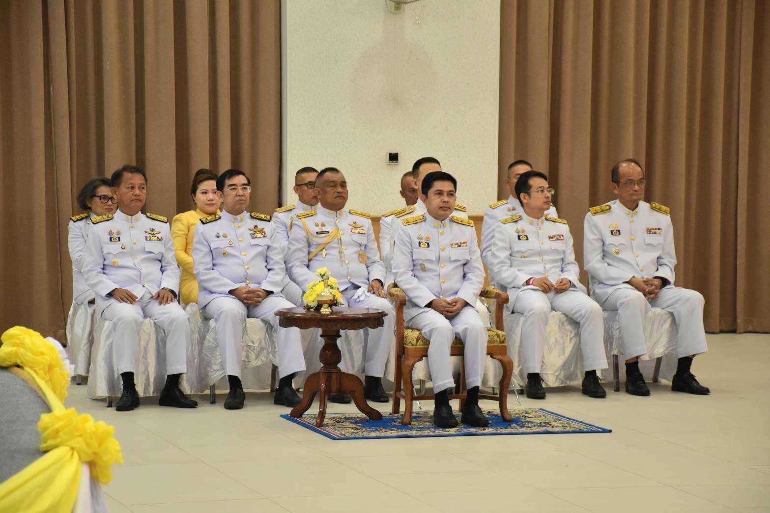 …พช.นครนายก ร่วมพิธีเจริญพระพุทธมนต์และทำบุญตักบาตรถวายพระราชกุศลและพิธีทางศาสนามหามงคล ถวายพระราชกุศล เฉลิมพระเกียรติพระบาทสมเด็จพระเจ้าอยู่หัว เนื่องในโอกาสพระราชพิธีสมมงคลพระชนมายุเท่าพระบาทสมเด็จพระพุทธยอดฟ้าจุฬาโลกมหาราช สมเด็จพระปฐมบรมกษัตริยาธิราชแห่งพระราชวงศ์จักรี พุทธศักราช 2568