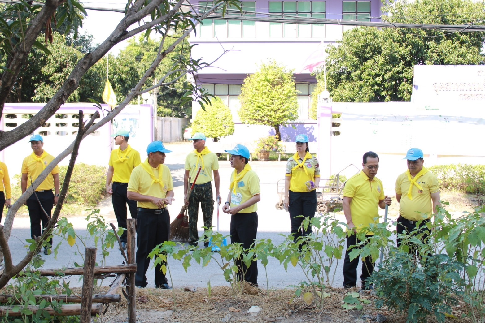 …พช.นครนายก ร่วมกิจกรรมจิตอาสาพัฒนาเฉลิมพระเกียรติพระบาทสมเด็จพระเจ้าอยู่หัวเนื่องในโอกาสพระราชพิธีสมมงคลพระชนมายุเท่าพระบาทสมเด็จพระพุทธยอดฟ้าจุฬาโลกมหาราช สมเด็จพระปฐมบรมกษัตริยาธิราชแห่งพระราชวงศ์จักรีพุทธศักราช 2568