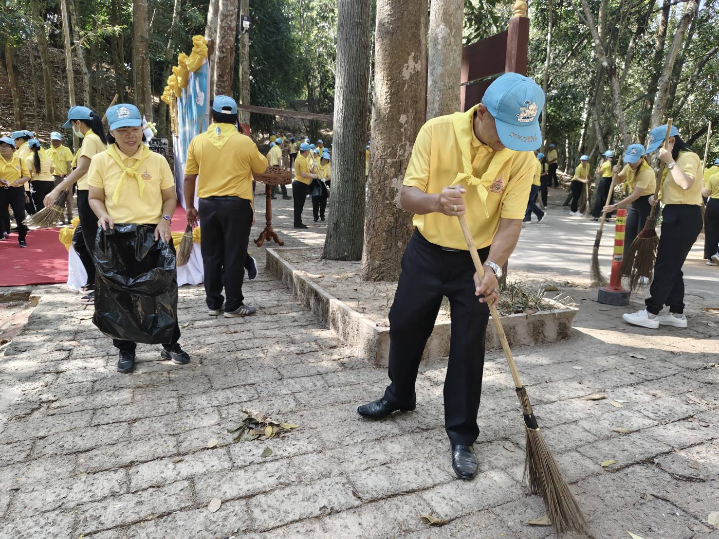 …พช.นครนายก ร่วมกิจกรรมจิตอาสาพัฒนา เนื่องในวันพ่อขุนรามคำแหงมหาราช ประจำปี พ.ศ. 2568