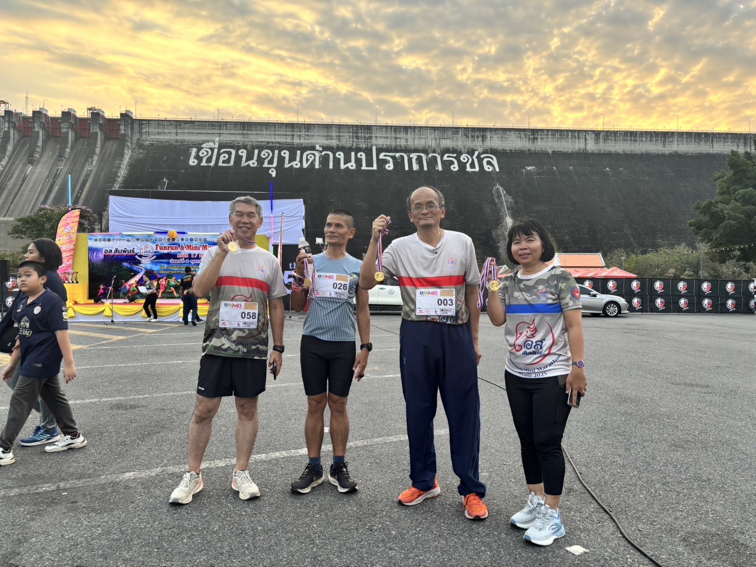…พช.นครนายก ร่วมกิจกรรม อส.สัมพันธ์ Funrun & Mini Marathon ครั้งที่ 1 / 2025