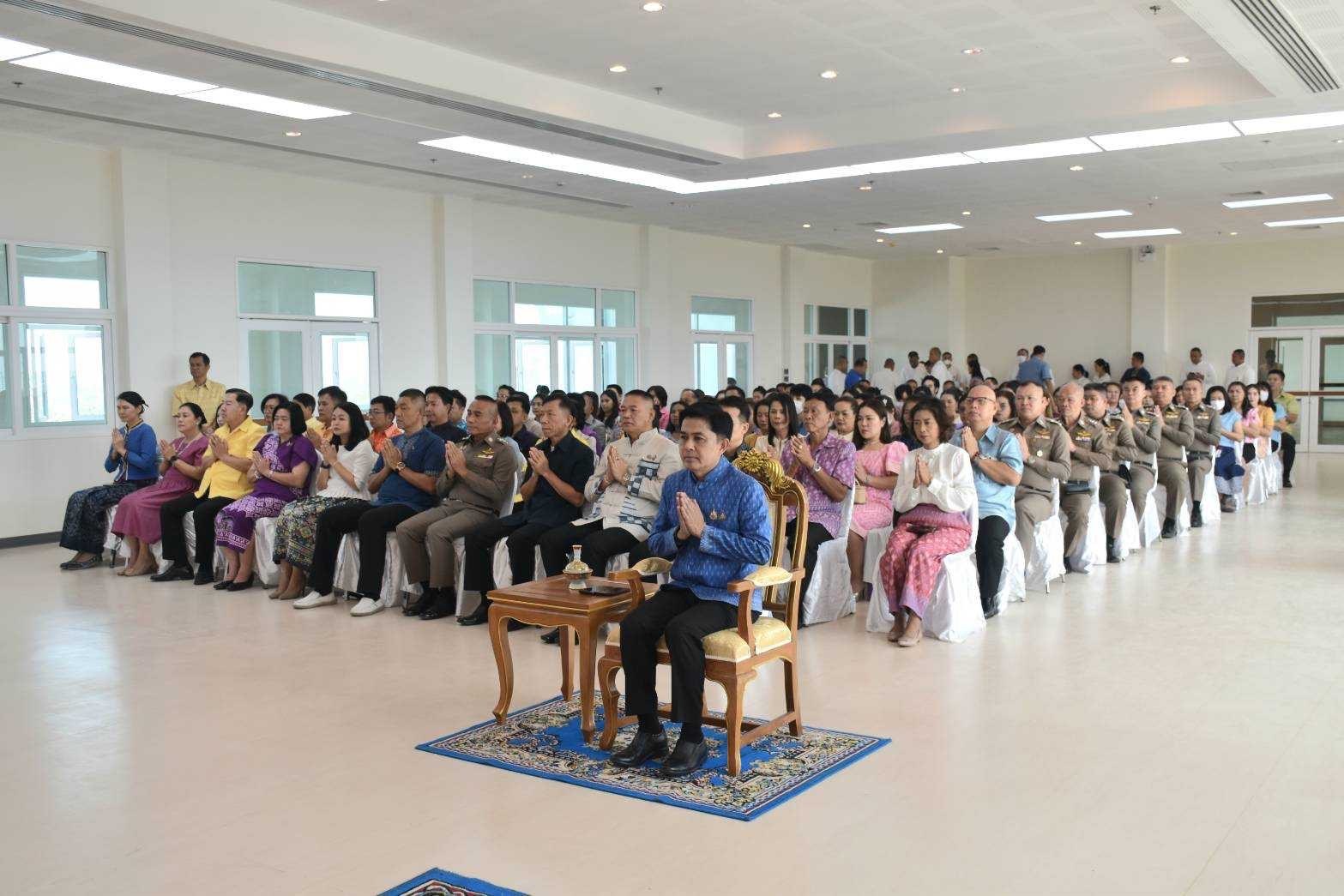 …พช.นครนายก ร่วมพิธีทำบุญอาคารศาลากลางจังหวัดนครนายก 5 ชั้น (หลังใหม่)