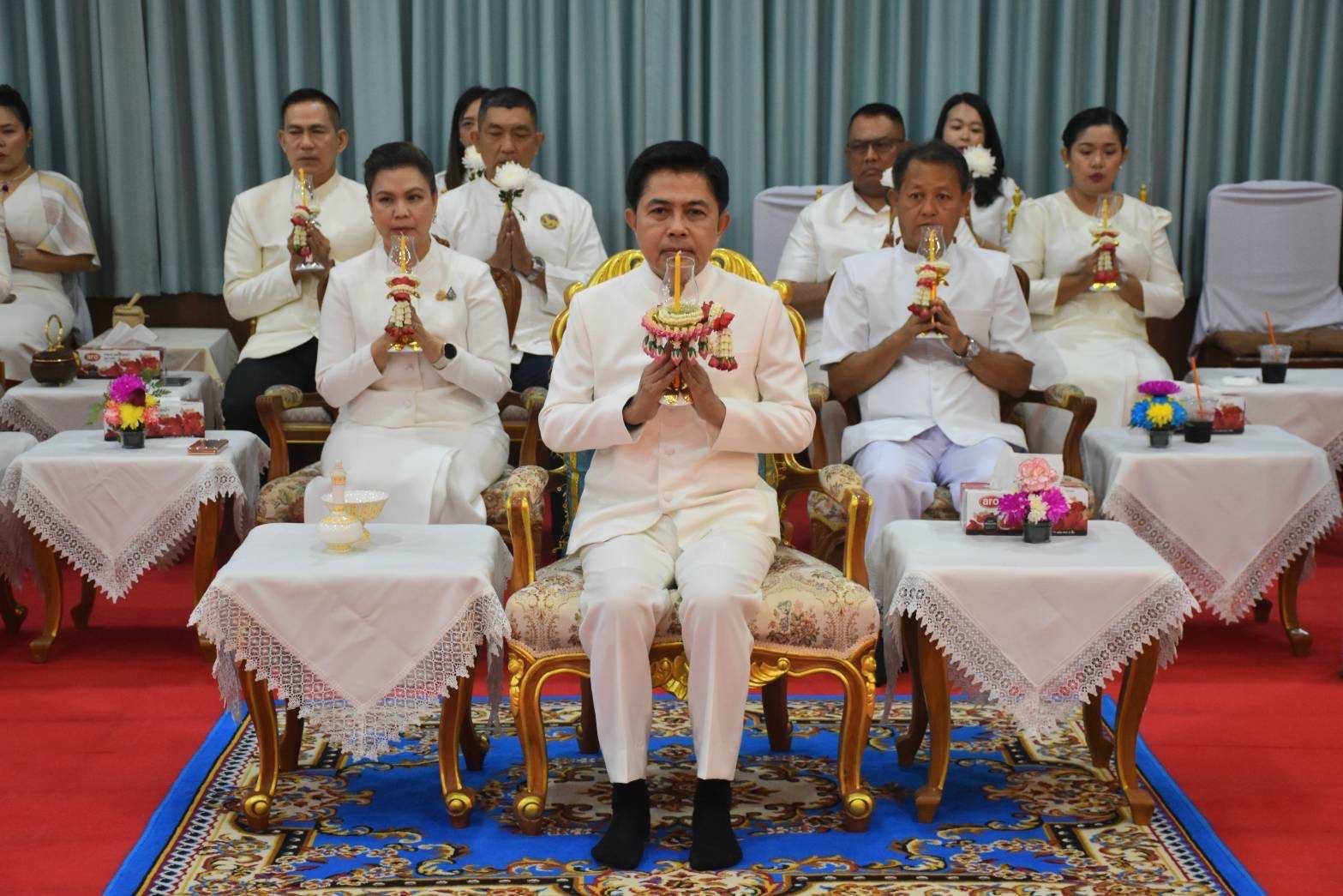 พช.นครนายก : ร่วมกิจกรรมส่งเสริมการเผยแผ่พระพุทธศาสนา ตามมติมหาเถรสมาคม เนื่องในเทศบาลวันสำคัญทางพระพุทธศาสนา (วันมาฆบูชา) และกิจกรรมผู้ว่าฯ พาแต่งกายผ้าไทย หิ้วปิ่นโตเข้าวัด ศรัทธาอิ่มบุญเกื้อหนุนพระพุทธศาสนา รักษาสิ่งแวดล้อม จังหวัดนครนายก ประจำปี 2568