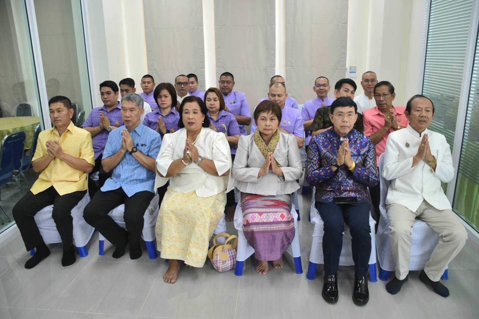 พช.นครนายก ร่วมเป็นเกียรติในพิธีทำบุญอาคารพิธีการศพที่ได้รับพระราชทาน (อาคารหลังใหม่) สำนักงานวัฒนธรรมจังหวัดนครนายก