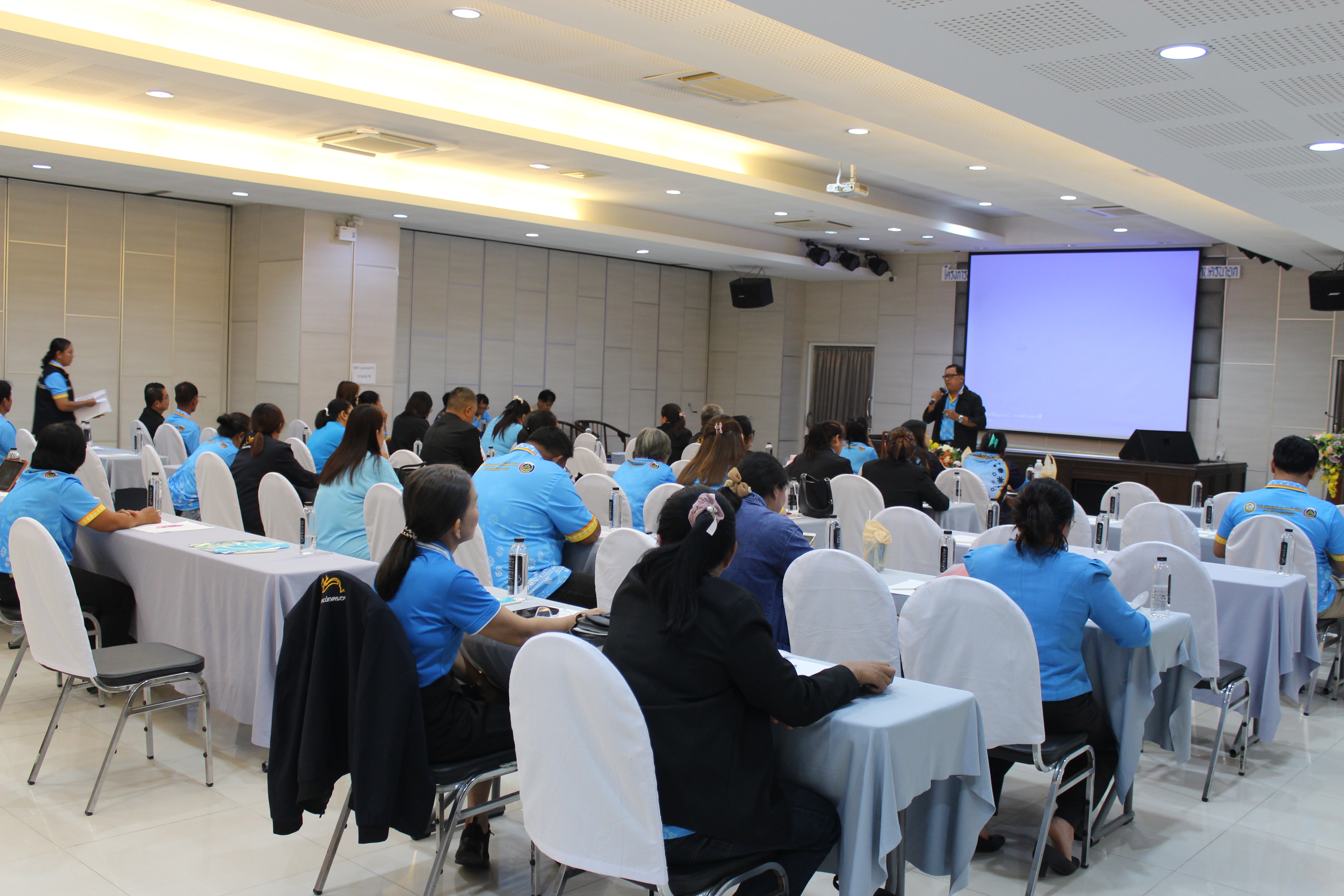 …พช.นครนายก ร่วมโครงการอบรมหลักสูตรวิทยากรกระบวนการกองทุนแม่ของแผ่นดิน (ครู ค.) จังหวัดนครนายก