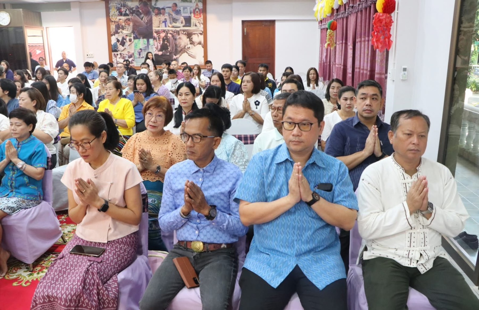 …พช.นครนายก ร่วมกิจกรรมผู้ว่าพาแต่งกายผ้าไทย หิ้วปิ่นโตเข้าวัด ศรัทธาอิ่มบุญ เกื้อหนุนพระพุทธศาสนา รักษาสิ่งแวดล้อม จังหวัดนครนายก