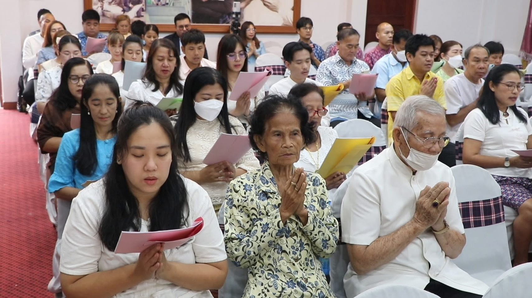 …พช.นครนายก ร่วมกิจกรรมผู้ว่าพาแต่งกายผ้าไทย หิ้วปิ่นโตเข้าวัด ศรัทธาอิ่มบุญ เกื้อหนุนพระพุทธศาสนา รักษาสิ่งแวดล้อม จังหวัดนครนายก