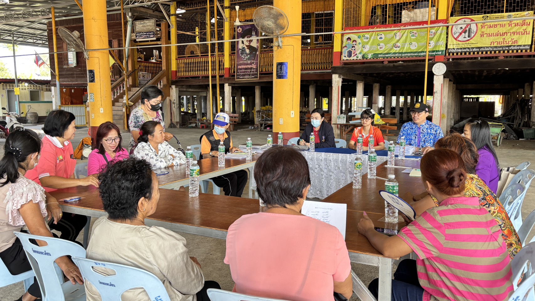 พช.นครนายกร่วมติดตามการดำเนินงานกองทุนหมู่บ้านและชุมชนเมือง พื้นที่ตำบลเกาะหวาย อำเภอปากพลี