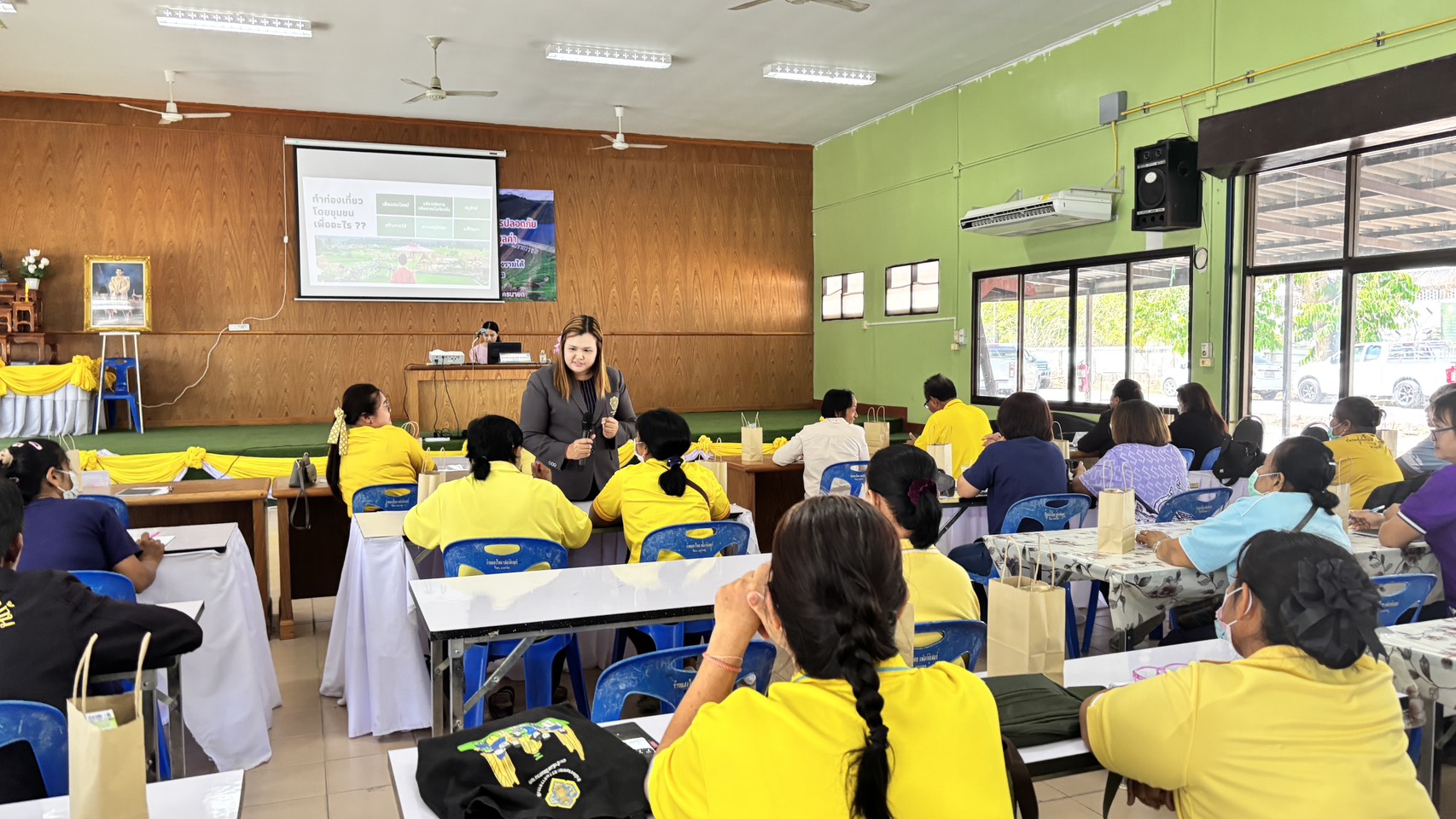 พช.นครนายกดำเนินกิจกรรมโครงการเพิ่มศักยภาพการผลิตสินค้าเกษตรปลอดภัยและส่งเสริมวิสาหกิจแปรรูปเพื่อเพิ่มมูลค่า กิจกรรมย่อยที่ 1 ประชุมเชิงปฏิบัติการส่งเสริมการสร้างรายได้จากกิจการอาหารปลอดภัย ระดับอำเภอ วันที่ 1