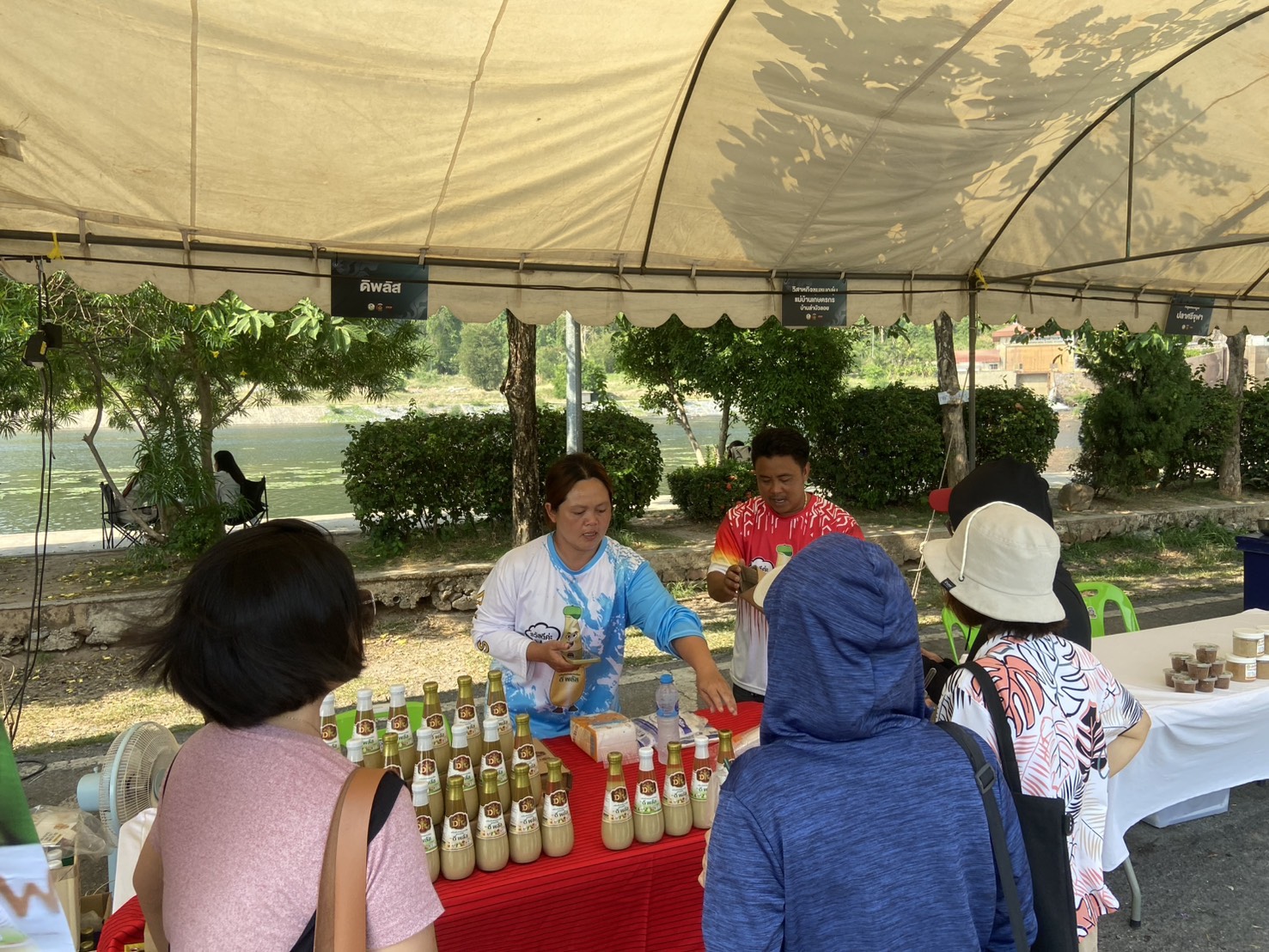 พช.นครนายก จัดกิจกรรมการทดสอบตลาด ตามโครงการพัฒนาผลิตภัณฑ์ OTOP โดยเครือข่ายองค์ความรู้ (Knowledge – Based OTOP : KBO) จังหวัด