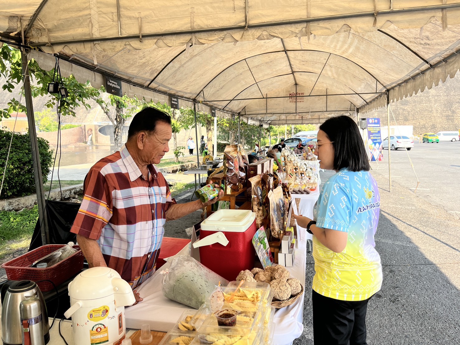 พช.นครนายก จัดกิจกรรมการทดสอบตลาด ตามโครงการพัฒนาผลิตภัณฑ์ OTOP โดยเครือข่ายองค์ความรู้ (Knowledge – Based OTOP : KBO) จังหวัด